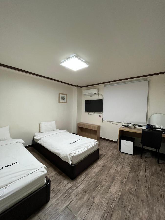 Ekonomy Hotel Mokpo Zewnętrze zdjęcie